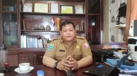 Plt Kepala Dinas Perkebunan Fakfak Widhi Asmoro Jati, ST. MT saat di temui wartawan jateng.tagarutama.com di ruang kerjanya (Dok. jateng.tagarutama.com)