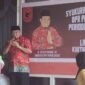 acara syukuran atas pelantikan Haji Saleh Siknun sebagai anggota Dewan Perwakilan Rakyat (DPR) Papua Barat untuk periode 2024-2029. Acara ini berlangsung pada hari Sabtu, 5 Oktober 2024, di Posko Tikar Rasa, Jalan Warahmade, Kelurahan Danaweria. (Dok. jateng.tagarutama.com)